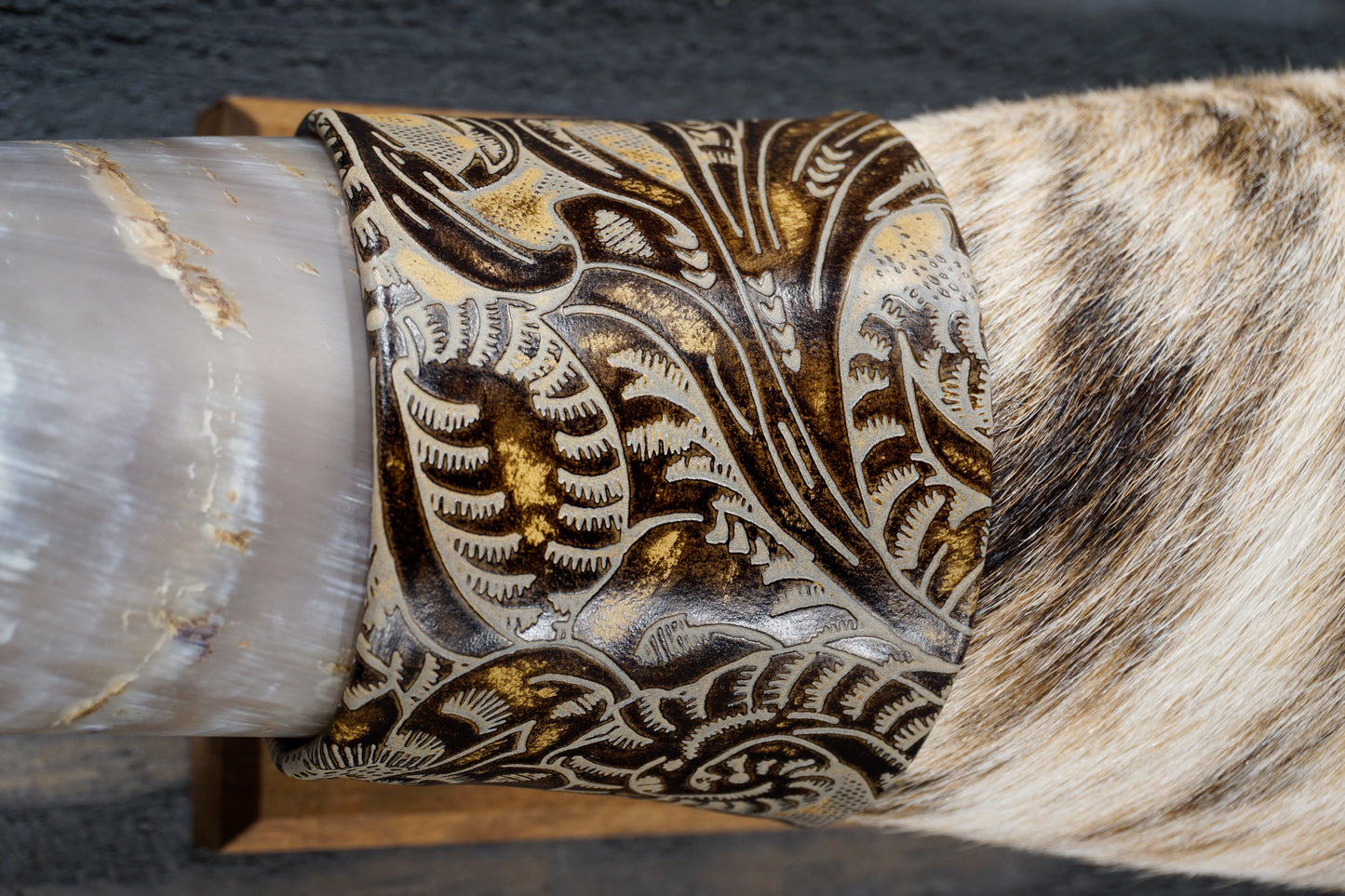 5' 0" Longhorn Wall Mount #284