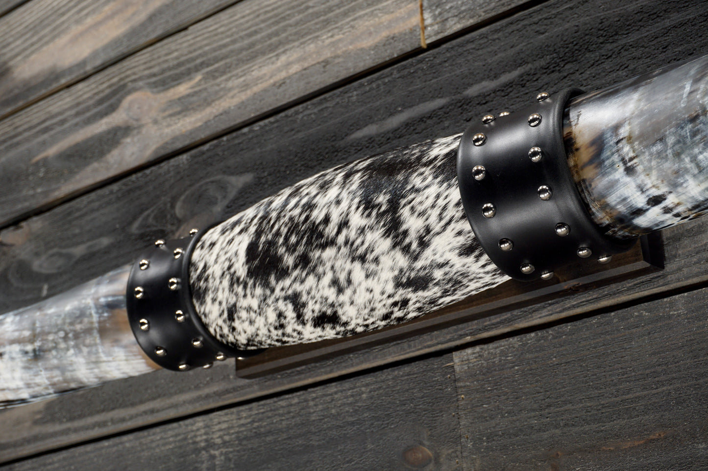 4' 8" Longhorn Wall Mount #332
