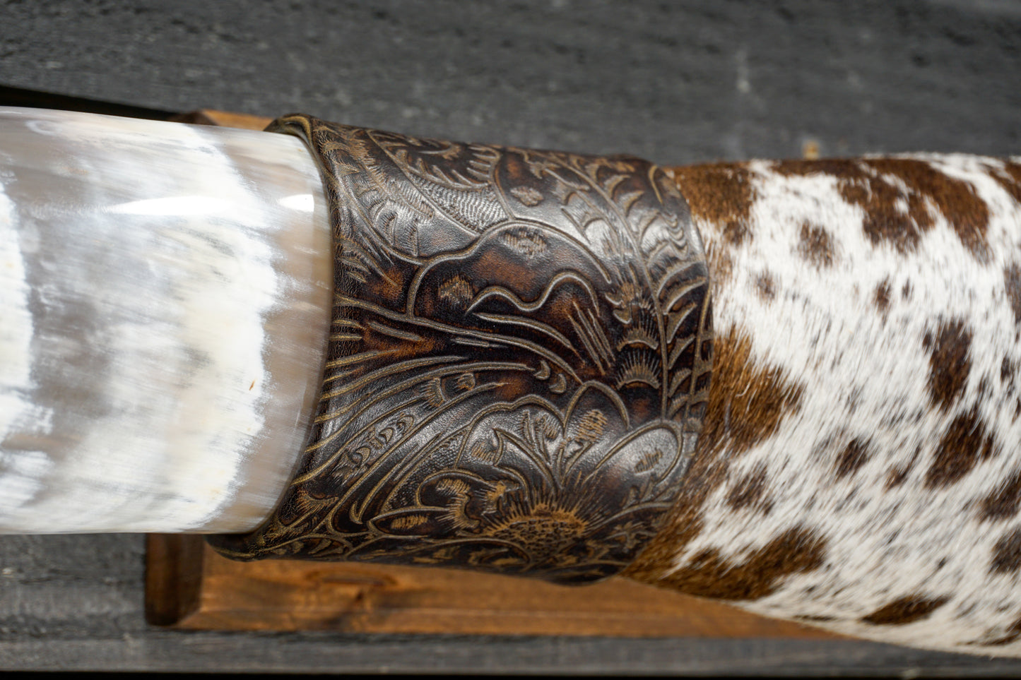 5' 0" Longhorn Wall Mount #341
