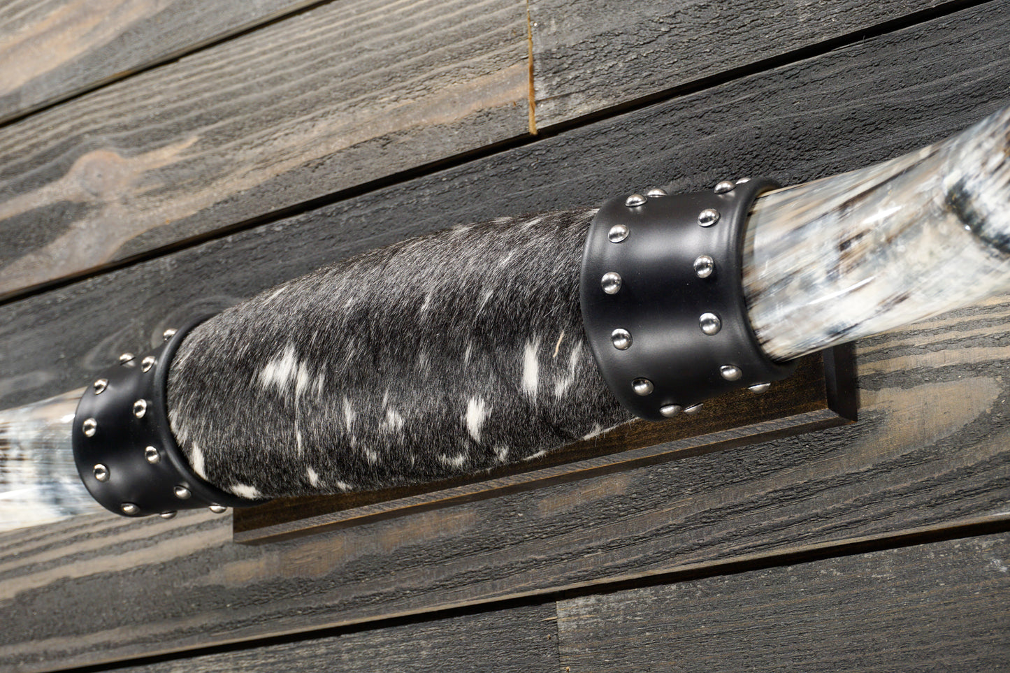 4' 5" Longhorn Wall Mount #303