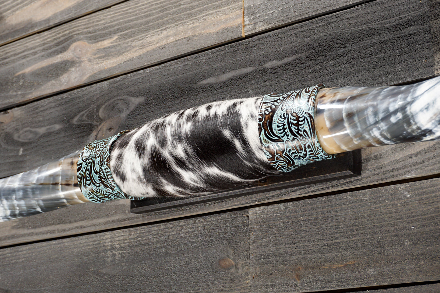 5' 2" Longhorn Wall Mount #370
