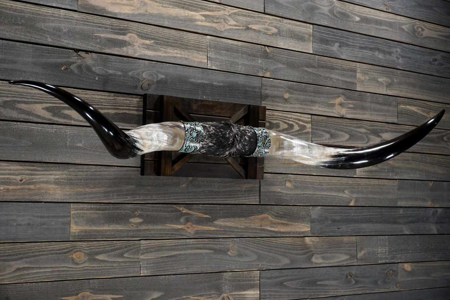 6' 10" Longhorn Wall Mount #321