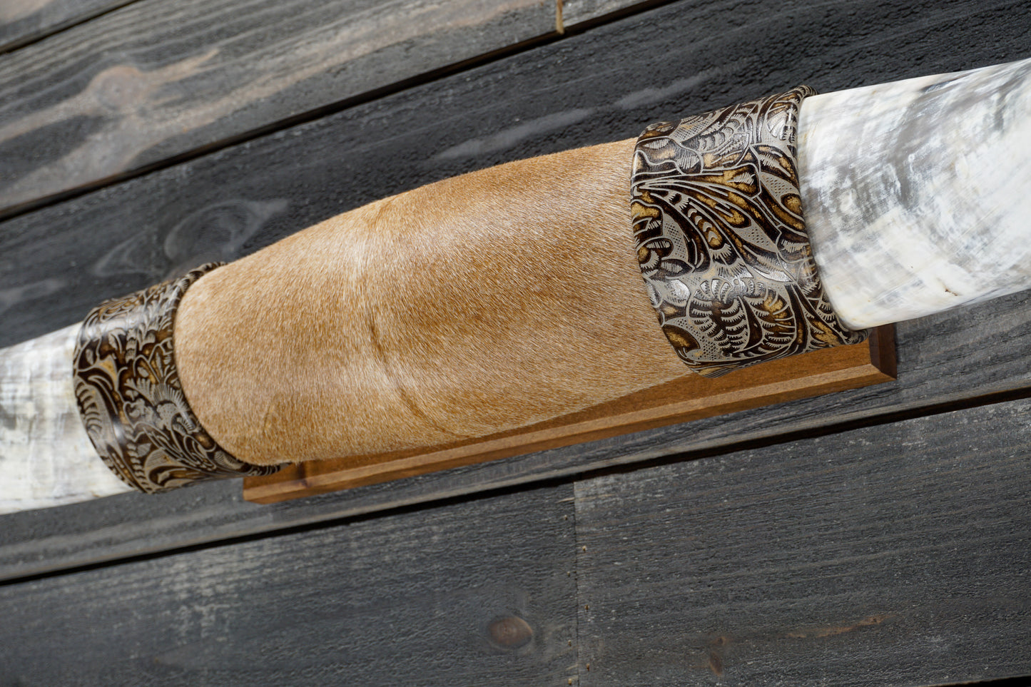 4' 8" Longhorn Wall Mount #325