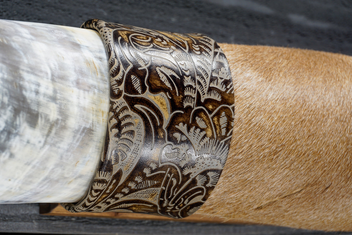 4' 8" Longhorn Wall Mount #325