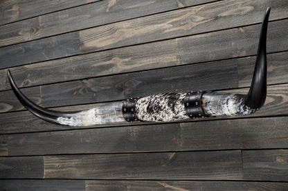 4' 8" Longhorn Wall Mount #332