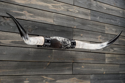 4' 10" Longhorn Wall Mount #336