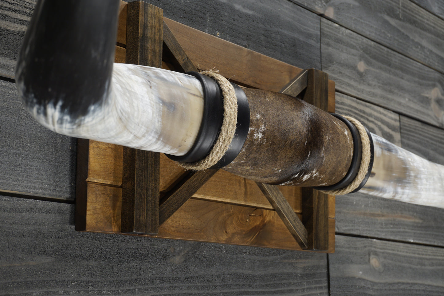 5' 0" Longhorn Wall Mount #357