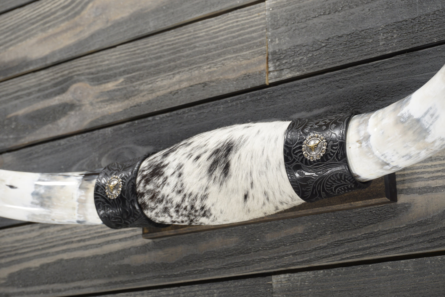 3' 0" Longhorn Wall Mount #306