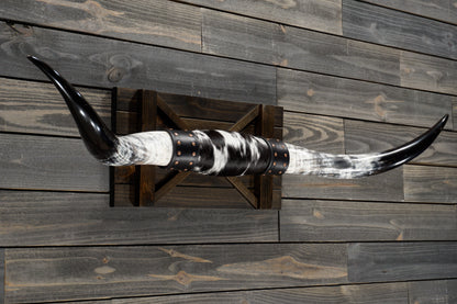 4' 10" Longhorn Wall Mount #351