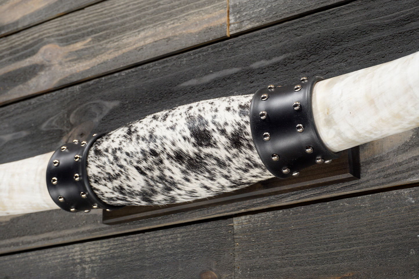 4' 3" Longhorn Wall Mount #327