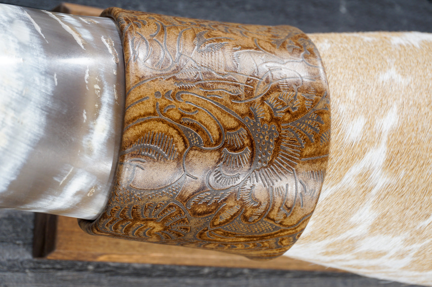 5' 1" Longhorn Wall Mount #381