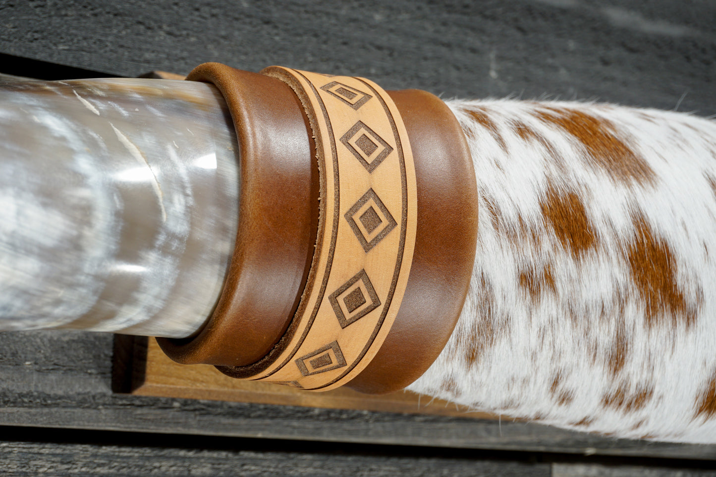 5' 2" Longhorn Wall Mount #382